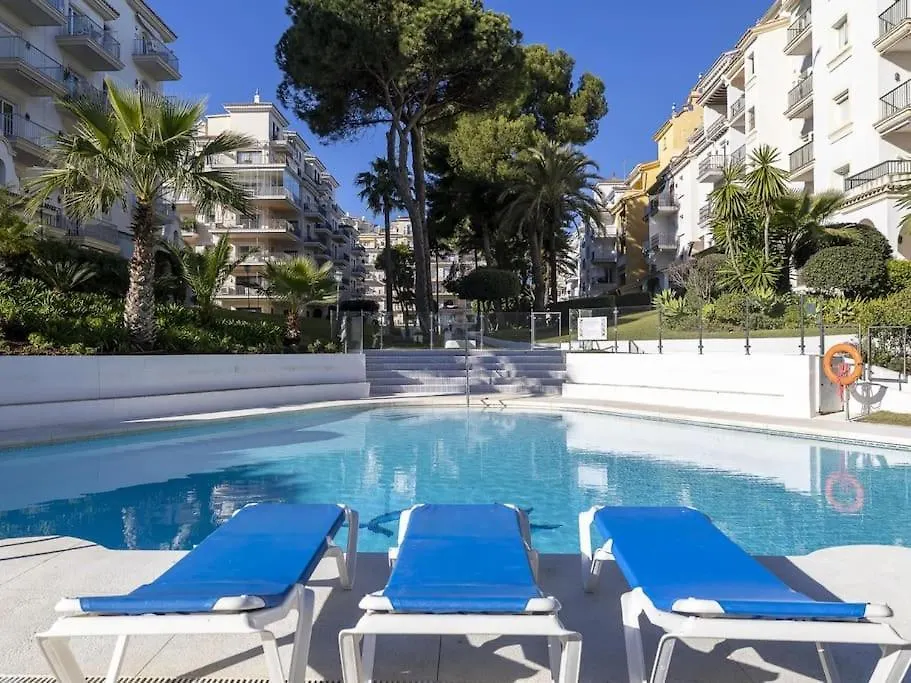 2 Bdr Apartment Next To The Beach In Puerto Banus Marbella