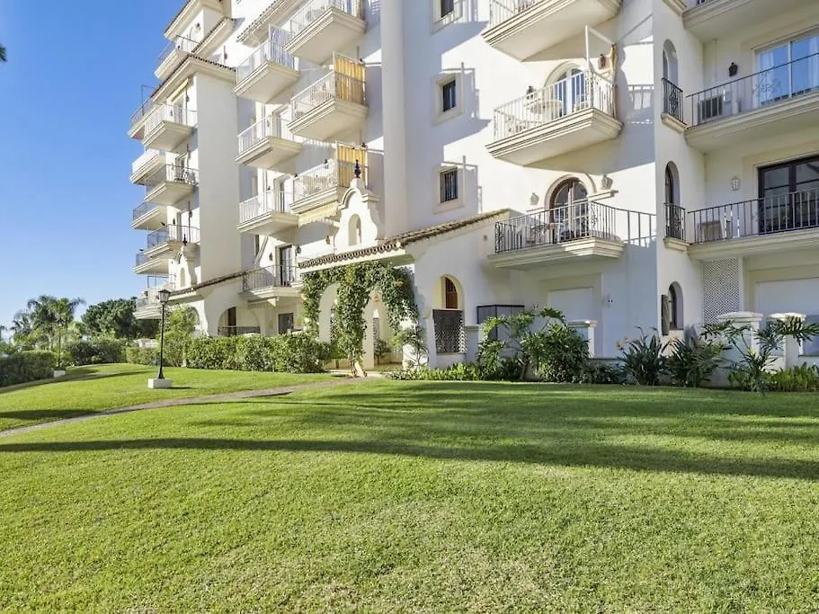2 Bdr Apartment Next To The Beach In Puerto Banus Marbella Spain