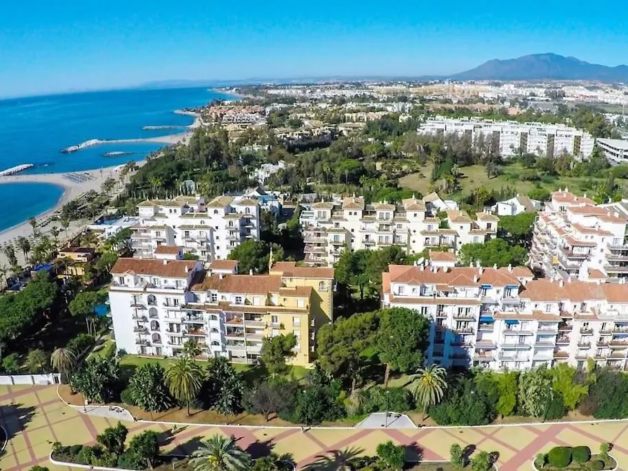 2 Bdr Apartment Next To The Beach In Puerto Banus Marbella