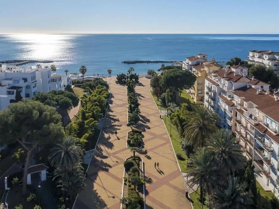 2 Bdr Apartment Next To The Beach In Puerto Banus Marbella