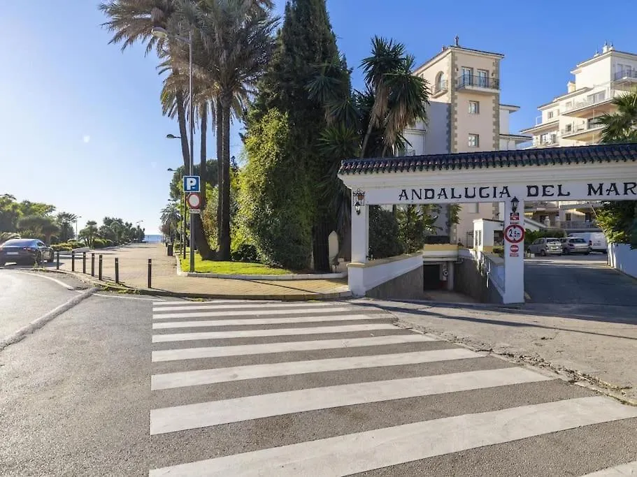 2 Bdr Apartment Next To The Beach In Puerto Banus Marbella